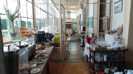 Hotel du Parc - Manoir du Baron Blanc Отели в г. Монмен