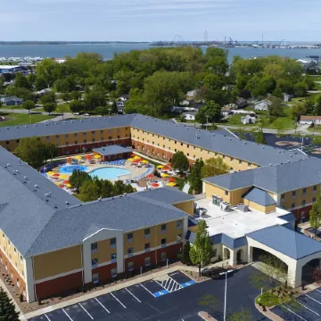 Cedar Point's Express Hotel