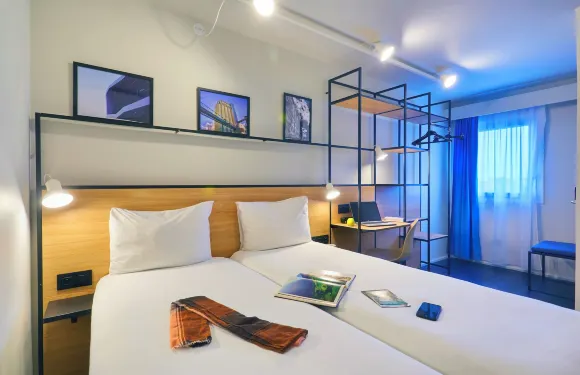 宜必思洛里昂中心火車站酒店