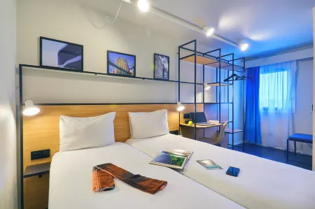 Ibis Lorient Centre Gare Отели в г. Лорьян