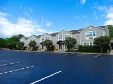 Amsterdam Inn & Suites Sussex Hotel a 