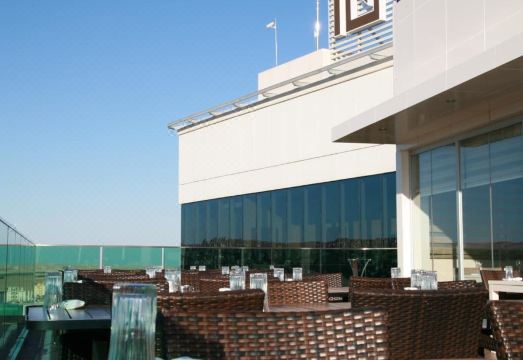 네발리 호텔 로비