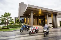 The Crystal Hotel Buriram - Formerly X2 Vibe Buriram Hotels in 