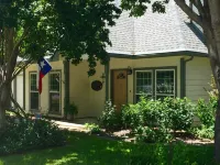 Lucille's B&B Hotels near Hiep Thai Plaza