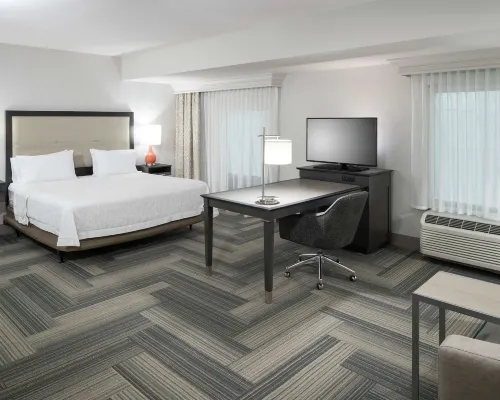 Hampton Inn & Suites Atlanta Perimeter Dunwoody Hotels in Dunwoody