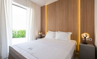 Elisa Seaside Luxury Suite Private Hot Tub, Beach