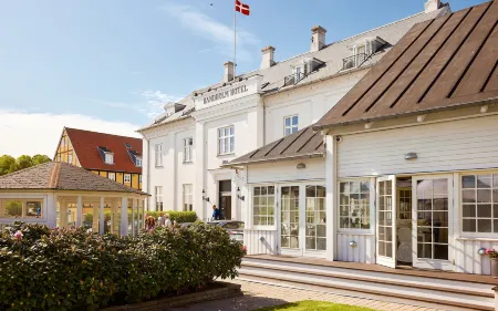 Bandholm Badehotel Отели в г. Horslunde