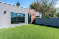 ULTRA LUXE Lafayette Modern House Brand NEW