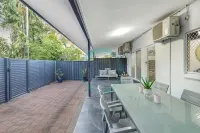 City Living Modern Outdoordining Private Yard Hotels in Alawa