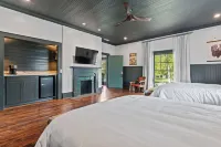 The Opal and West House Hotels in Shelby