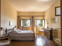 Flat with Shared Pool and Air Conditioning