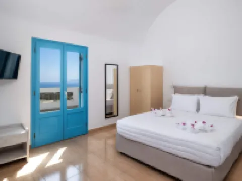 Hillside Elegance Hotels in Fira