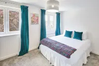 Host & Stay - Castle View