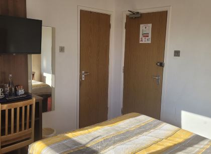 The Gatwick White House Hotel