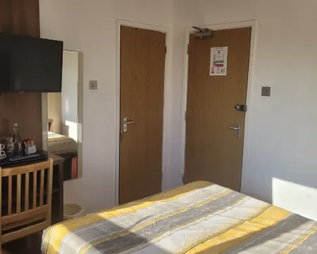 The Gatwick White House Hotel Hotels in Horley