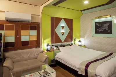 Hotel la Fontaine Hotels in Okaya