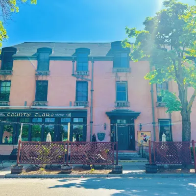 County Clare Irish Hotel & Pub Hotels near North Point Lighthouse