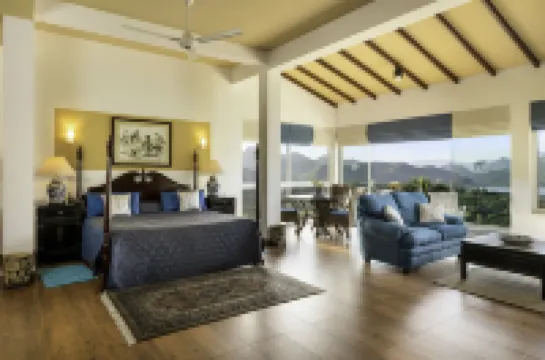 The Albatross, Kandy