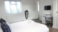 Grand Airport Ensuites Hotels in Harmondsworth