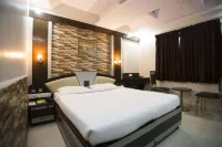 Hotel Three Star Pvt Ltd Hotels in Kalamboli