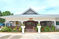 Villas de Mer Hotels in Praslin Island