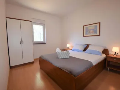 Holiday House in a Quiet Area Near the Sea, Private Garden, Terrace and BBQ