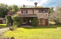 Casale Chimneys Immersed in Olive Trees Hotels in Monte Castello di Vibio