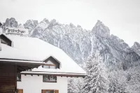 Hotel Gratschwirt Hotels in Dobbiaco