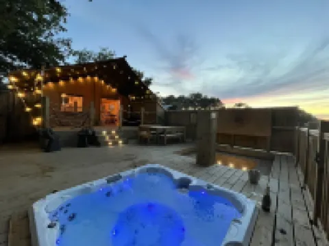 Robin Hood Safari Tent Hotels in Carew