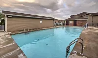 Honey Hole - 3 Bdr Hilltop Haven Close to Branson Attractions!