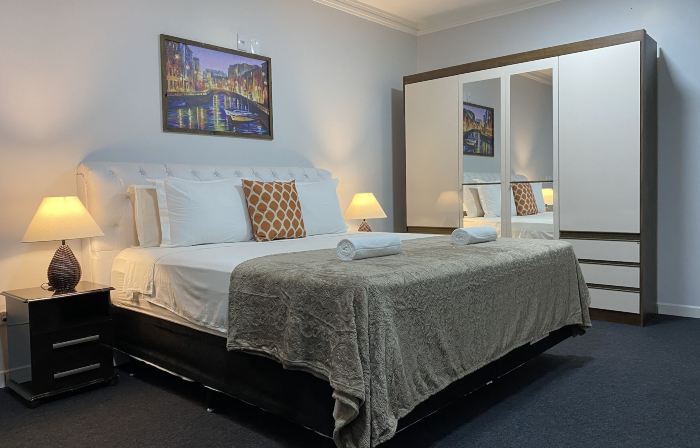 B & A Suites Inn