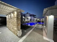 Mer Bleu Luxury Apartments - piscina