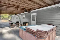 Uhost AI 4Br Retreat Hot Tub Firepit - 4-Star