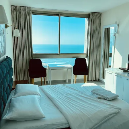Carmel Hotel Holiday Apartments