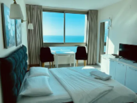 Carmel Hotel Holiday Apartments