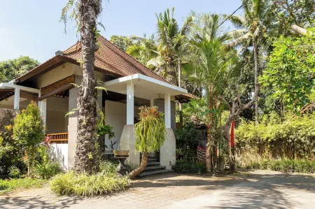 Sukanami Villa Ubud by ecommerceloka Отели рядом с достопримечательностью «Pura Pusering Jagat»