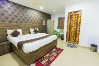 THE MIDLAND Hotels near Symphony Mall