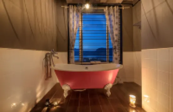 โคสมิคสเตย์ อาฟิตา โมฮาริ-โซล่าร์ เพาเวอร์ ลาคเฮาส์