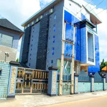 Ryan Hotel and Suites