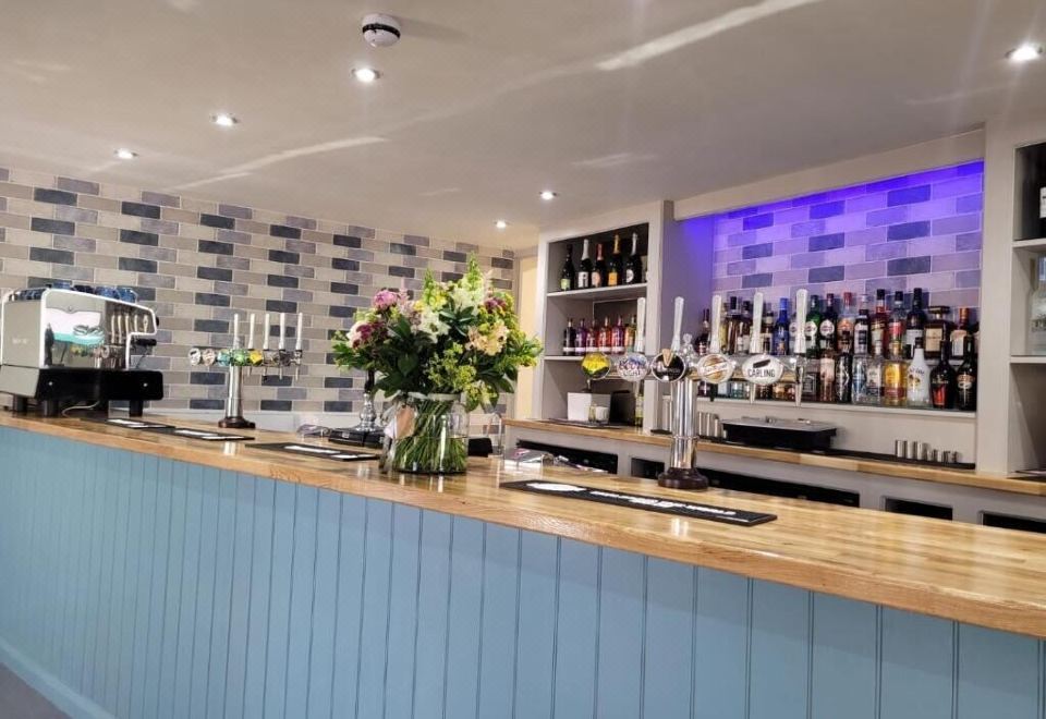 1. 코모도어 호텔 ..