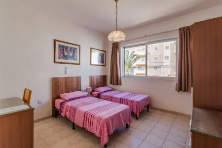 Bayview 2 Bedroom Seaview Apartment with Large Terrace with Panoramic Views - by Getawaysmalta