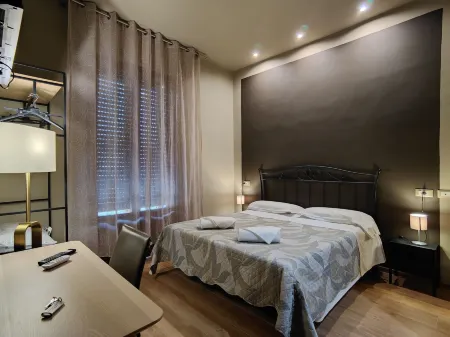 Albergo Italia di Nardi Renzo & C Snc Отели в г. Поджибонси