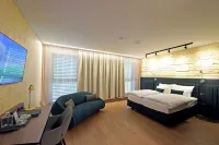 Hotel Steiermarkhof Graz - Aus Holz Gebaut, Von Hügeln geküsst