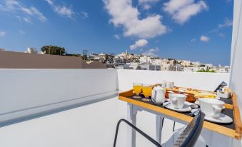 Central Fira Suites