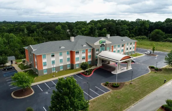 智選假日套房酒店企業