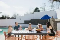 The Lakehouse: Pool, Theater, Game Room, Lakefront - Boutique