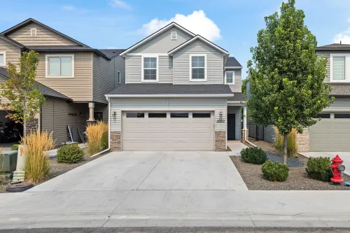 Spacious and Peaceful 4BR/2.5 House with Modern Comforts and Private Yard