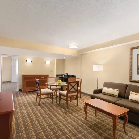 Embassy Suites by Hilton Greenville Golf Resort & Conference Center
