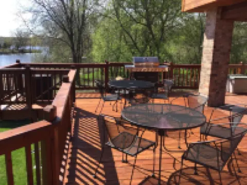 Great Location! June 1 - June 12th Available. Hotels in Green Lake County