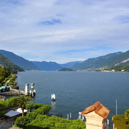LISZT HOME by KlabHouse-modern 3BR Lakefront w/Terrace & AC